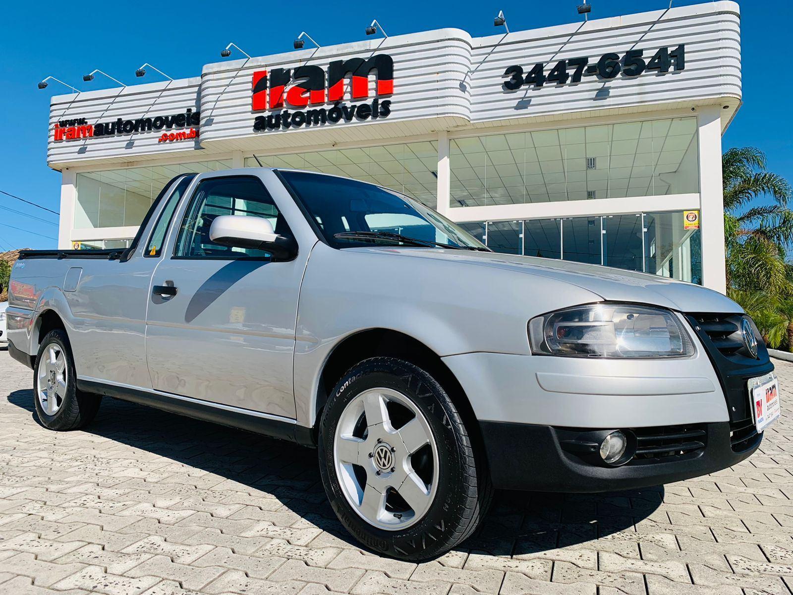 VOLKSWAGEN - SAVEIRO - 2006/2007 - Prata - R$ 37.500,00 - Veículos & Cia